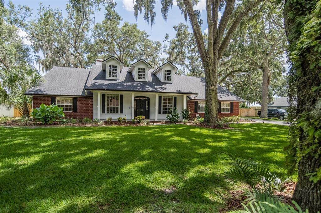 2. Single Family Homes for Sale at 1118 LONGWOOD OAKS BOULEVARD Lakeland, Florida 33811 United States