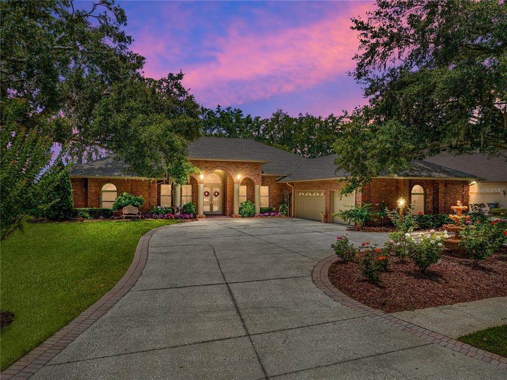 1. Single Family Homes for Sale at 6655 CRESCENT LAKE DRIVE Lakeland, Florida 33813 United States