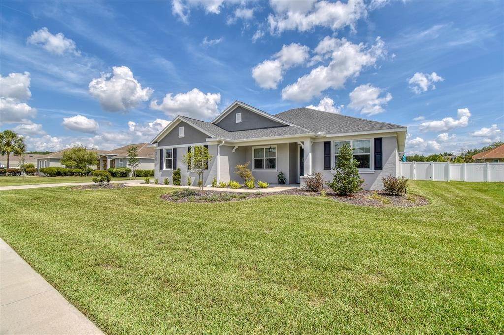 4. Single Family Homes for Sale at 4733 SE 36TH STREET Ocala, Florida 34480 United States