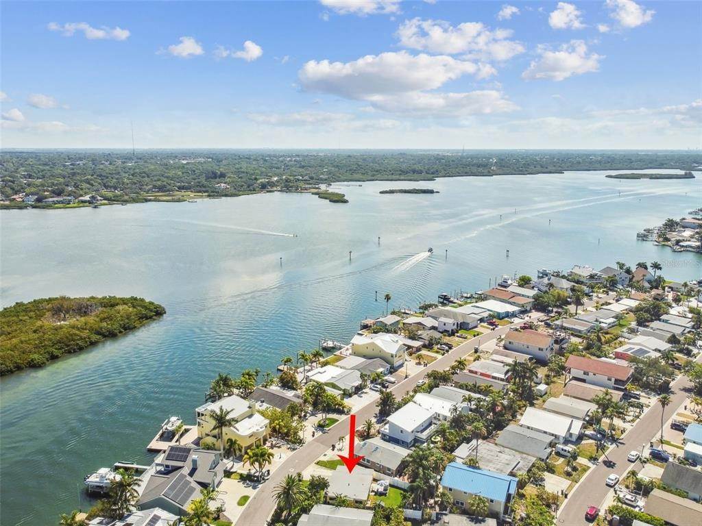 8. Single Family Homes for Sale at 675 182ND AVENUE Redington Shores, Florida 33708 United States