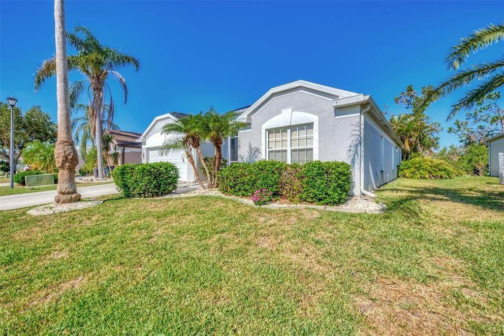 Single Family Homes for Sale at 241 FAREHAM DRIVE Venice, Florida 34293 United States