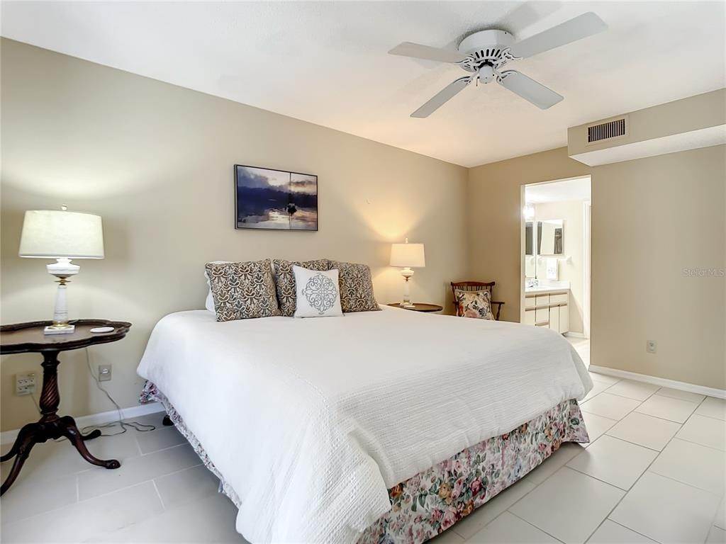 19. Single Family Homes for Sale at 4216 GULL COVE New Smyrna Beach, Florida 32169 United States