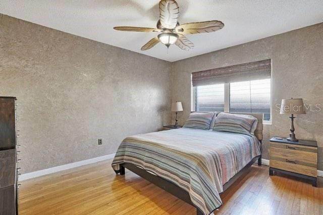 17. Single Family Homes for Sale at 1431 S PALMWAY Lake Worth, Florida 33460 United States