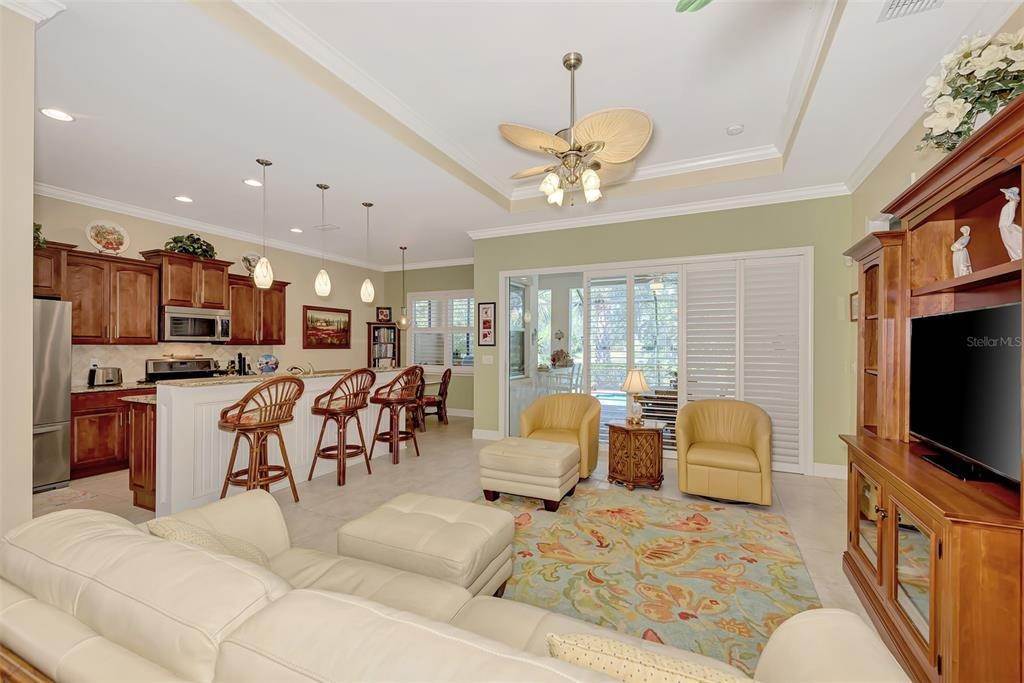 13. Single Family Homes for Sale at 138 AVALINI WAY Nokomis, Florida 34275 United States
