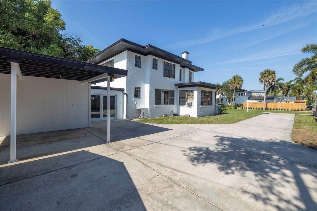 3. Single Family Homes for Sale at 1510 1ST STREET St. Petersburg, Florida 33704 United States
