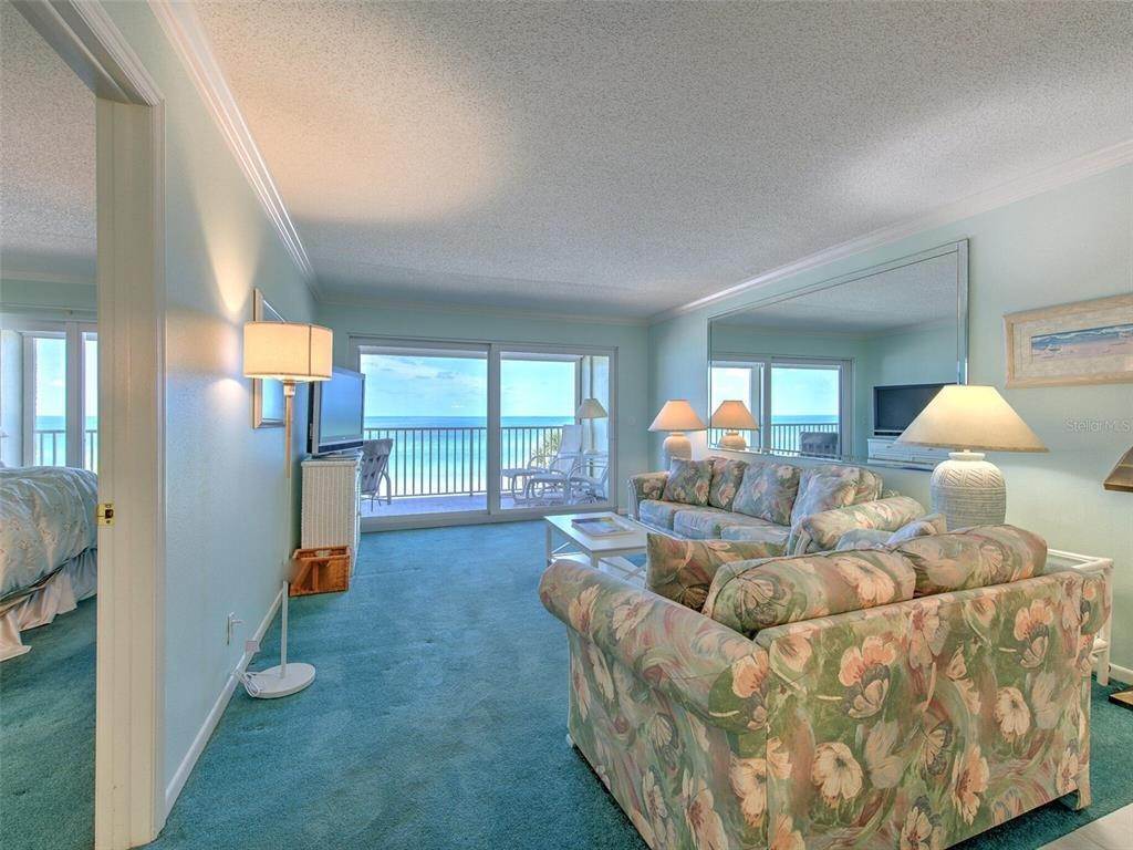 7. Single Family Homes for Sale at 17200 GULF BOULEVARD 205 North Redington Beach, Florida 33708 United States