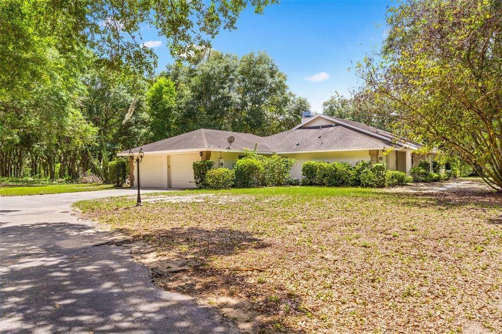 5. Single Family Homes for Sale at 2800 HAMMOCK GROVES ROAD Groveland, Florida 34736 United States