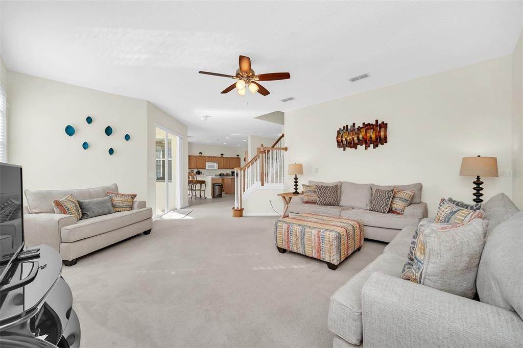 16. Single Family Homes for Sale at 128 HIGHER COMBE DRIVE Davenport, Florida 33897 United States