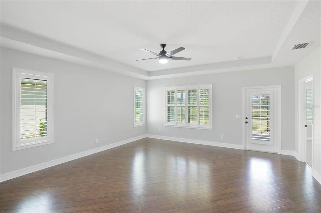 15. Single Family Homes for Sale at 5009 MISSION PARK LANE Bradenton, Florida 34211 United States