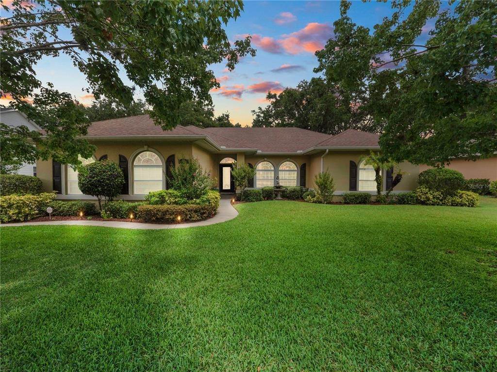 1. Single Family Homes for Sale at 1511 ROYAL FOREST LOOP Lakeland, Florida 33811 United States