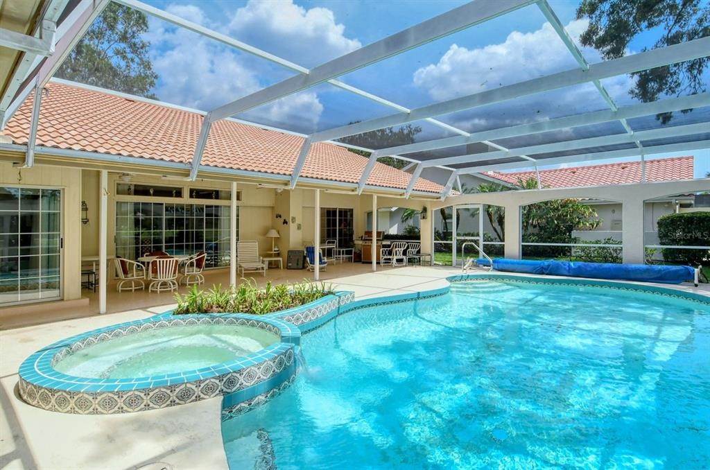 15. Single Family Homes for Sale at 7812 BROADMOOR PINES BOULEVARD Sarasota, Florida 34243 United States