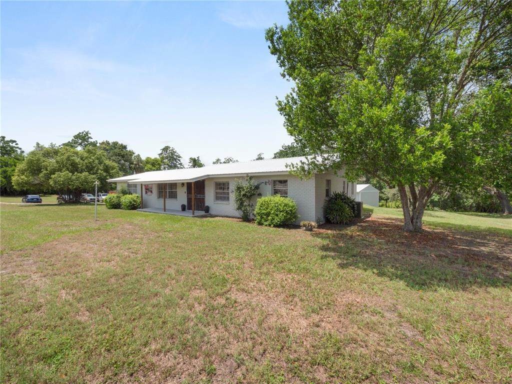 11. Single Family Homes for Sale at 6815 N SOCRUM LOOP ROAD Lakeland, Florida 33809 United States