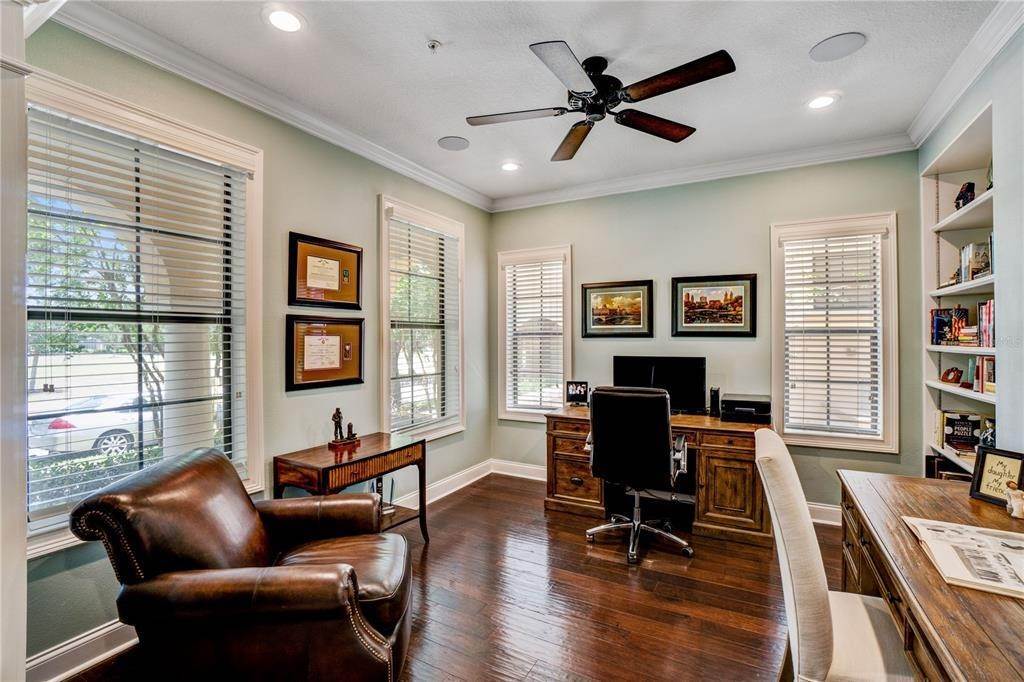 8. Single Family Homes for Sale at 4522 LOWER PARK ROAD Orlando, Florida 32814 United States