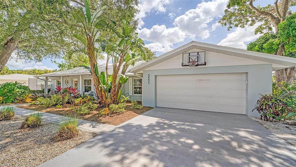 1. Single Family Homes for Sale at 5551 AMERICA DRIVE Sarasota, Florida 34231 United States