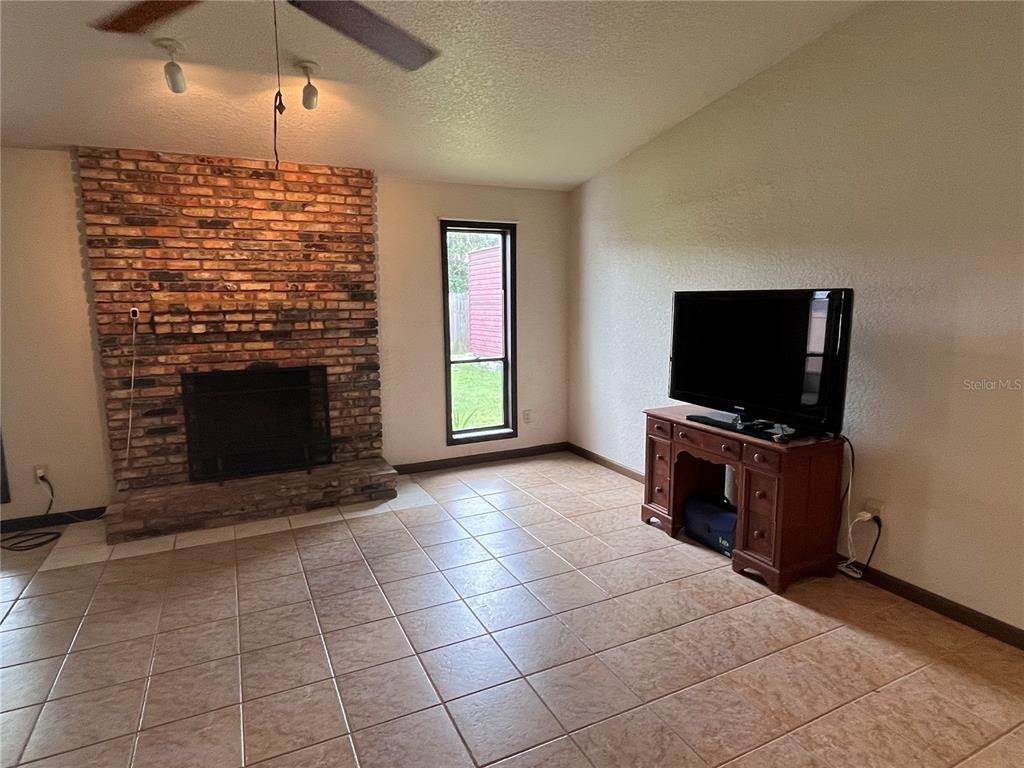 12. Single Family Homes for Sale at 7426 BURNAWAY DRIVE, DRIVE Orlando, Florida 32819 United States