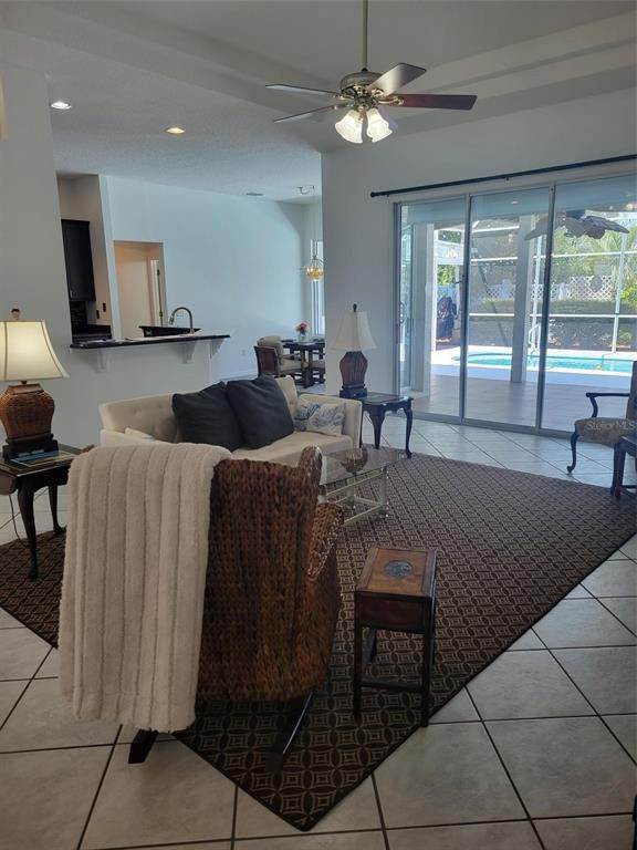 14. Single Family Homes for Sale at 10 WOOD HAVEN DRIVE Palm Coast, Florida 32164 United States