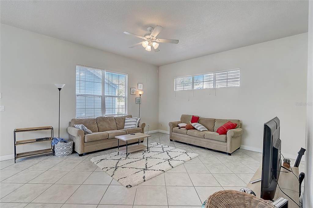 7. Single Family Homes for Sale at 1554 FAIRVIEW CIRCLE Kissimmee, Florida 34747 United States