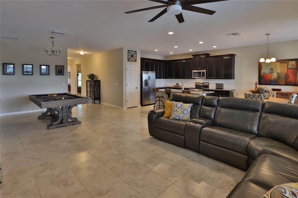 14. Single Family Homes for Sale at 18772 OBREGAN DRIVE Spring Hill, Florida 34610 United States