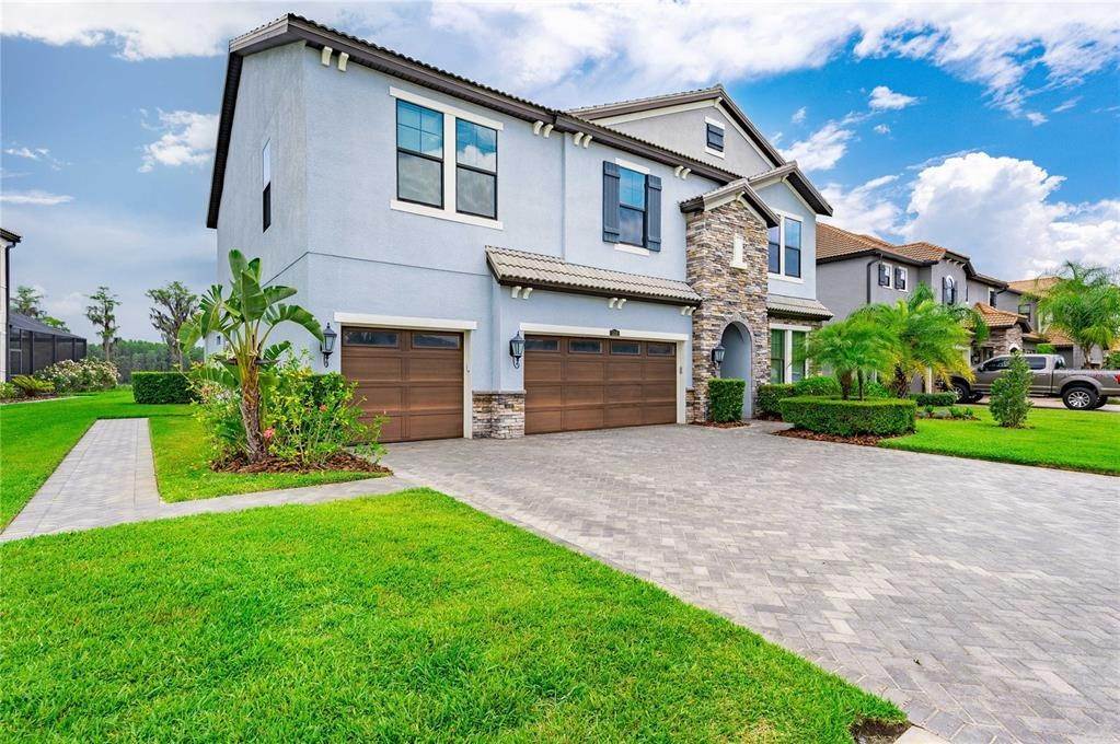 2. Single Family Homes for Sale at 5159 LAKECASTLE DRIVE Tampa, Florida 33624 United States