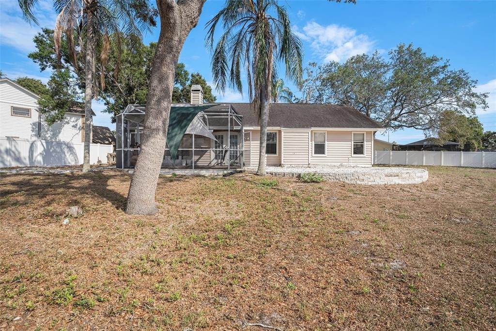 15. Single Family Homes for Sale at 714 HEATHROW LANE Palm Harbor, Florida 34683 United States