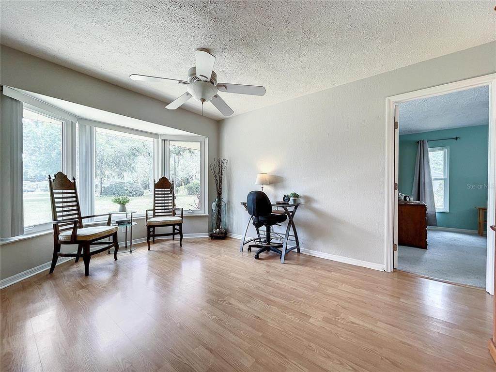 9. Single Family Homes for Sale at 10297 LAKEVIEW DRIVE New Port Richey, Florida 34654 United States
