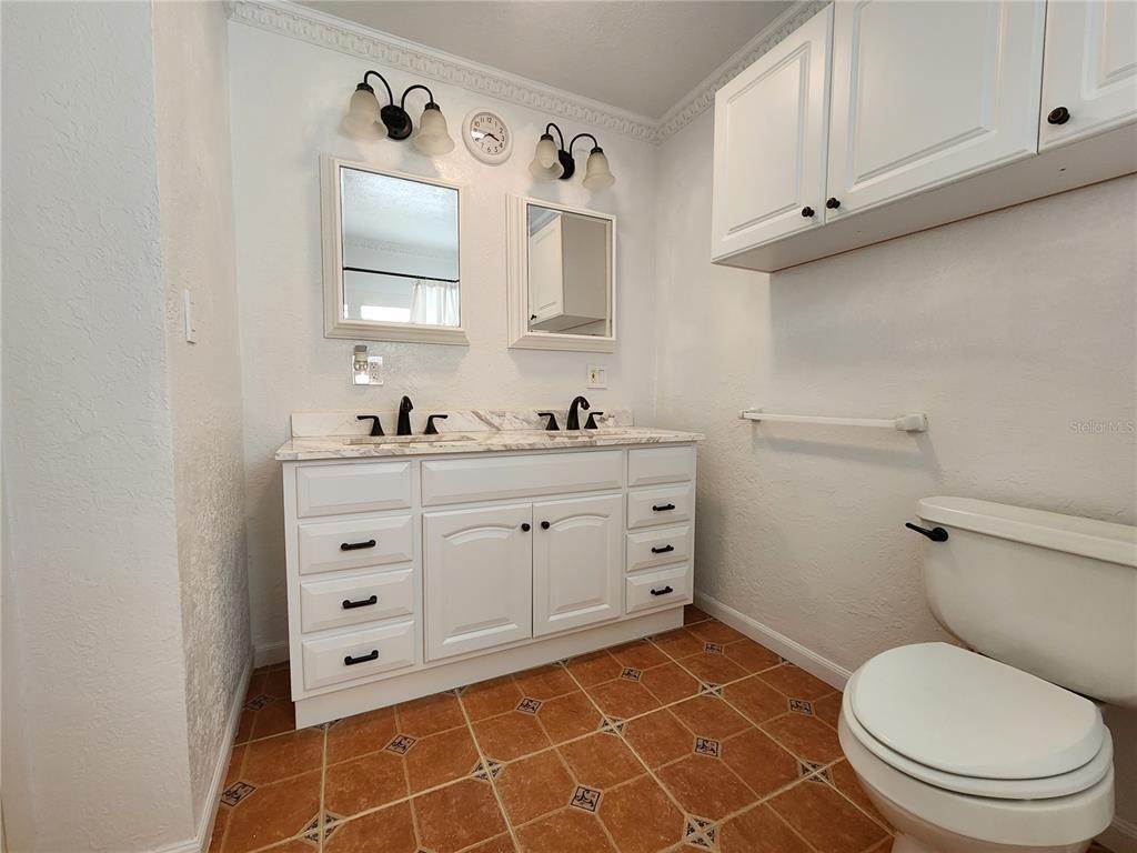 14. Single Family Homes for Sale at 516 86TH AVENUE St. Petersburg, Florida 33702 United States