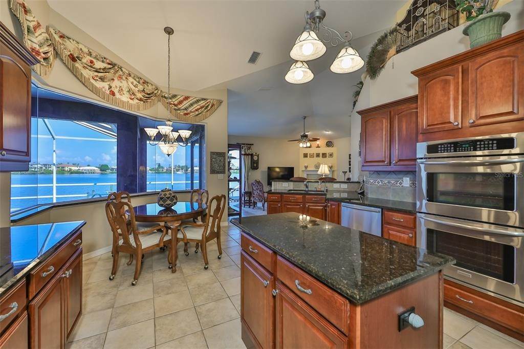 13. Single Family Homes for Sale at 6354 COCOA LANE Apollo Beach, Florida 33572 United States