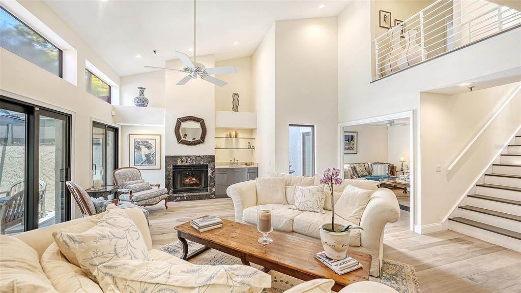 17. Single Family Homes for Sale at 2217 HARBOURSIDE DRIVE 302 Longboat Key, Florida 34228 United States