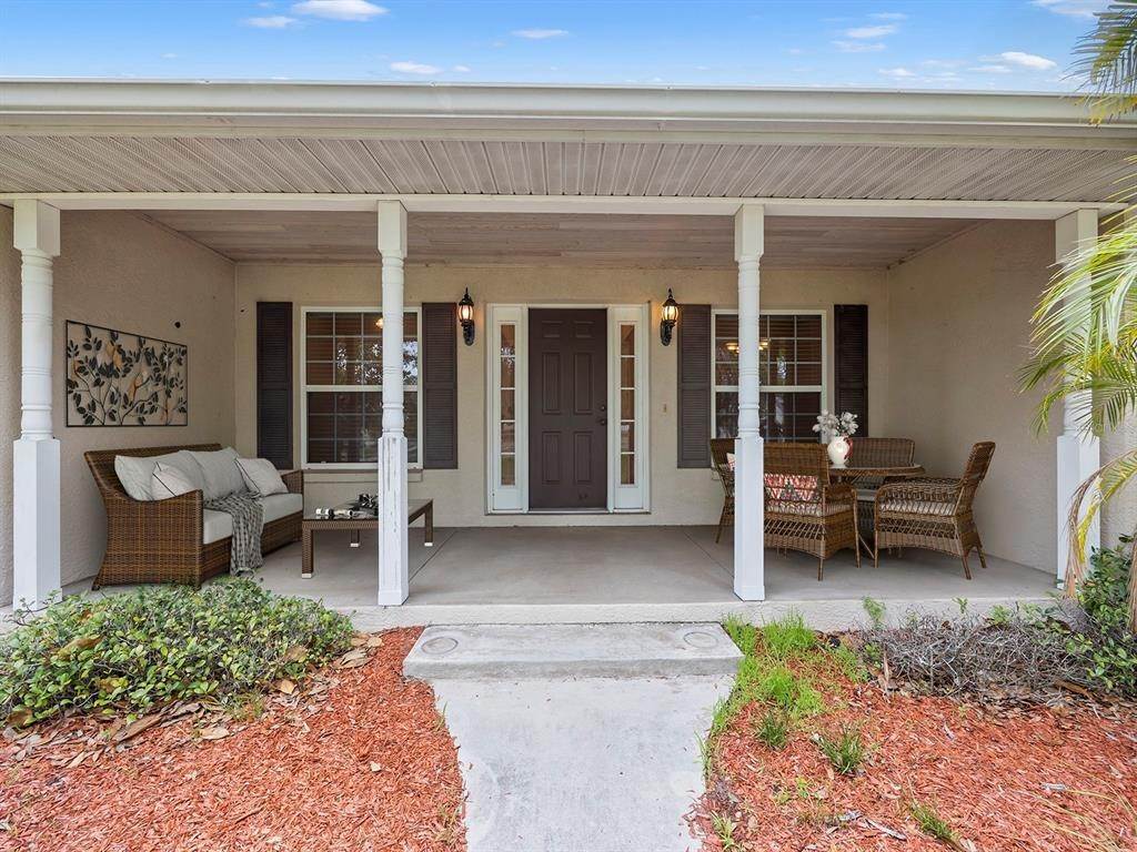 3. Single Family Homes for Sale at 17908 HOWLING WOLF RUN Parrish, Florida 34219 United States