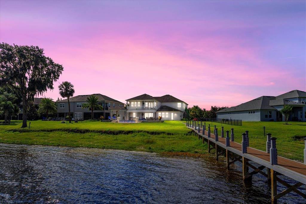 5. Single Family Homes for Sale at 16054 JOHNS LAKE OVERLOOK DRIVE Winter Garden, Florida 34787 United States