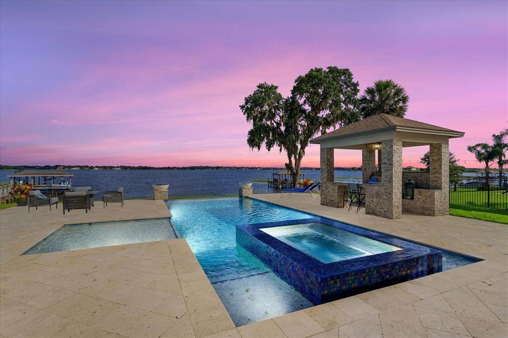 4. Single Family Homes for Sale at 16054 JOHNS LAKE OVERLOOK DRIVE Winter Garden, Florida 34787 United States