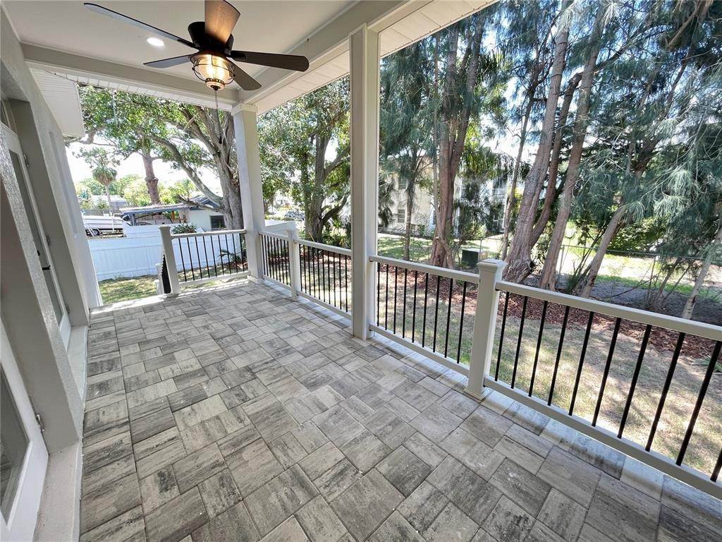 19. Single Family Homes for Sale at 3125 DOWNING STREET Clearwater, Florida 33759 United States