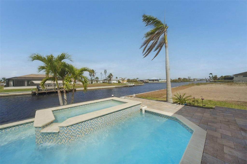 3. Single Family Homes for Sale at 1242 NW 36TH AVENUE Cape Coral, Florida 33993 United States