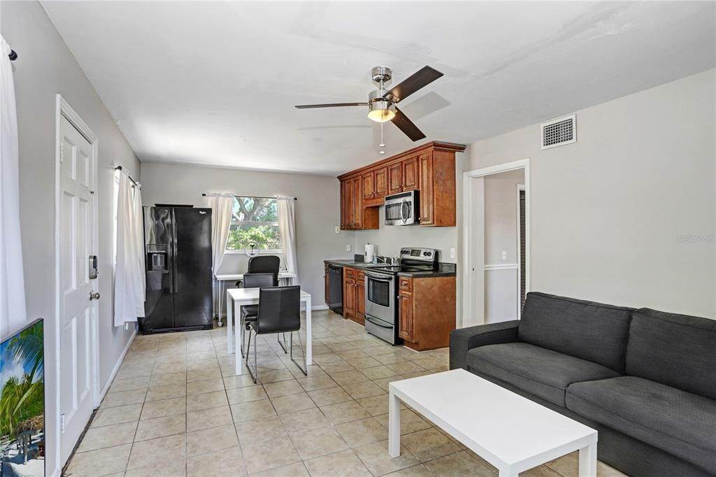 12. Single Family Homes for Sale at 213 S NEW JERSEY AVENUE Tampa, Florida 33609 United States
