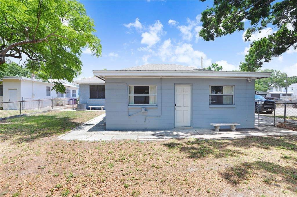 8. Single Family Homes for Sale at 213 S NEW JERSEY AVENUE Tampa, Florida 33609 United States