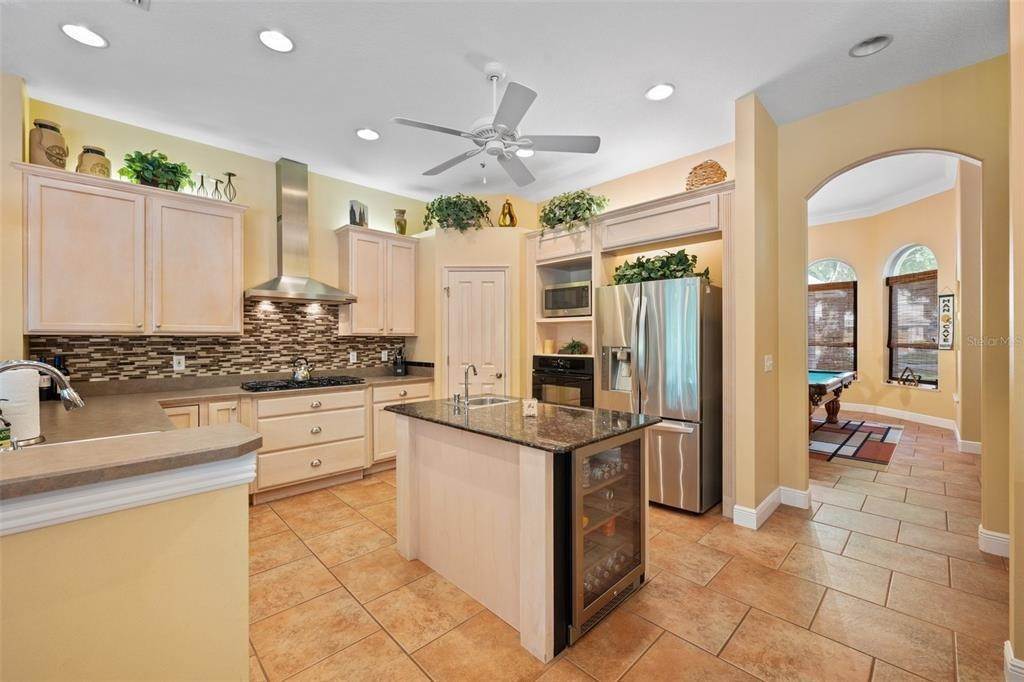 2. Single Family Homes for Sale at 232 HAMMOCK OAK CIRCLE Debary, Florida 32713 United States