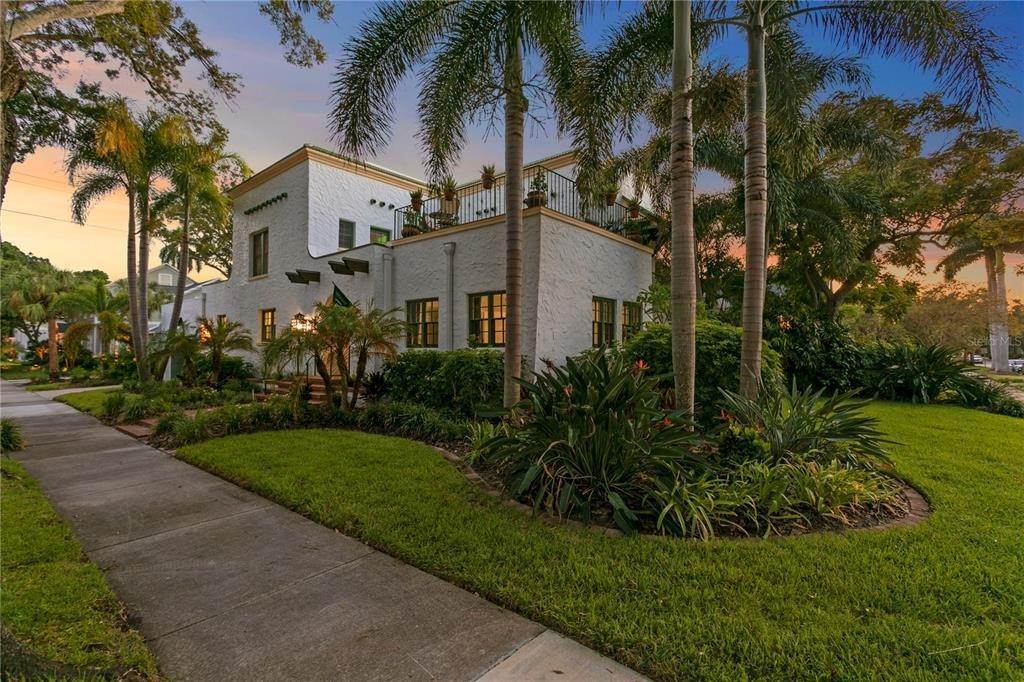 Single Family Homes for Sale at 1920 CHERRY STREET St. Petersburg, Florida 33704 United States