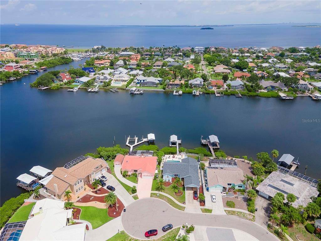 5. Single Family Homes for Sale at 6647 DOLPHIN COVE DRIVE Apollo Beach, Florida 33572 United States