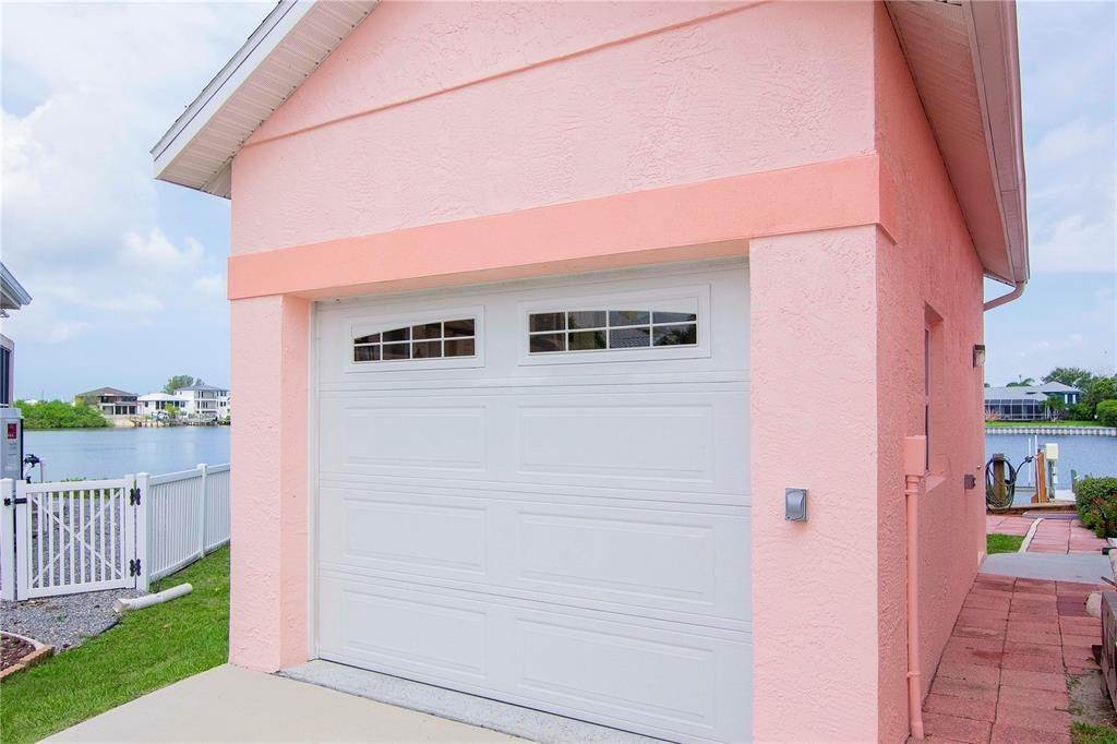 14. Single Family Homes for Sale at 6647 DOLPHIN COVE DRIVE Apollo Beach, Florida 33572 United States