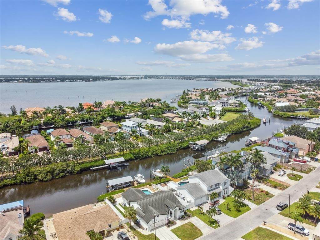 Single Family Homes for Sale at 4509 4TH AVENUE Bradenton, Florida 34208 United States