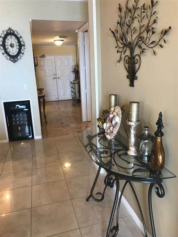 12. Single Family Homes for Sale at 1560 Gulf BOULEVARD 1205 Clearwater, Florida 33767 United States