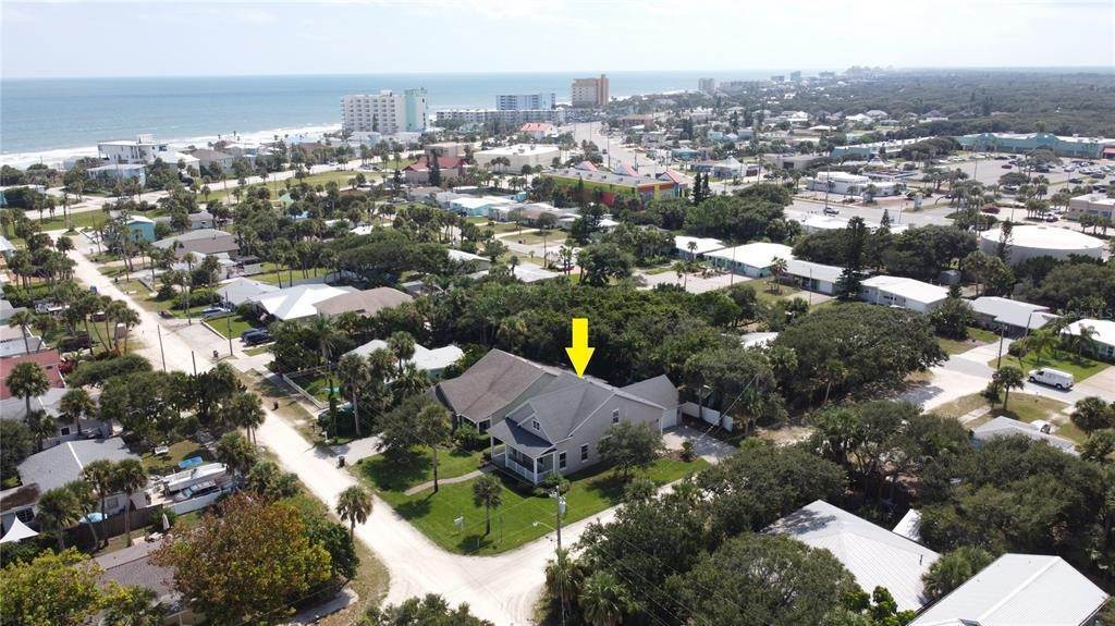 4. Single Family Homes for Sale at 901 Locust STREET New Smyrna Beach, Florida 32169 United States
