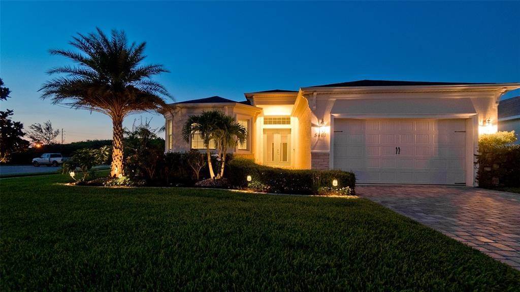 7. Single Family Homes for Sale at 5461 56th COURT Bradenton, Florida 34203 United States