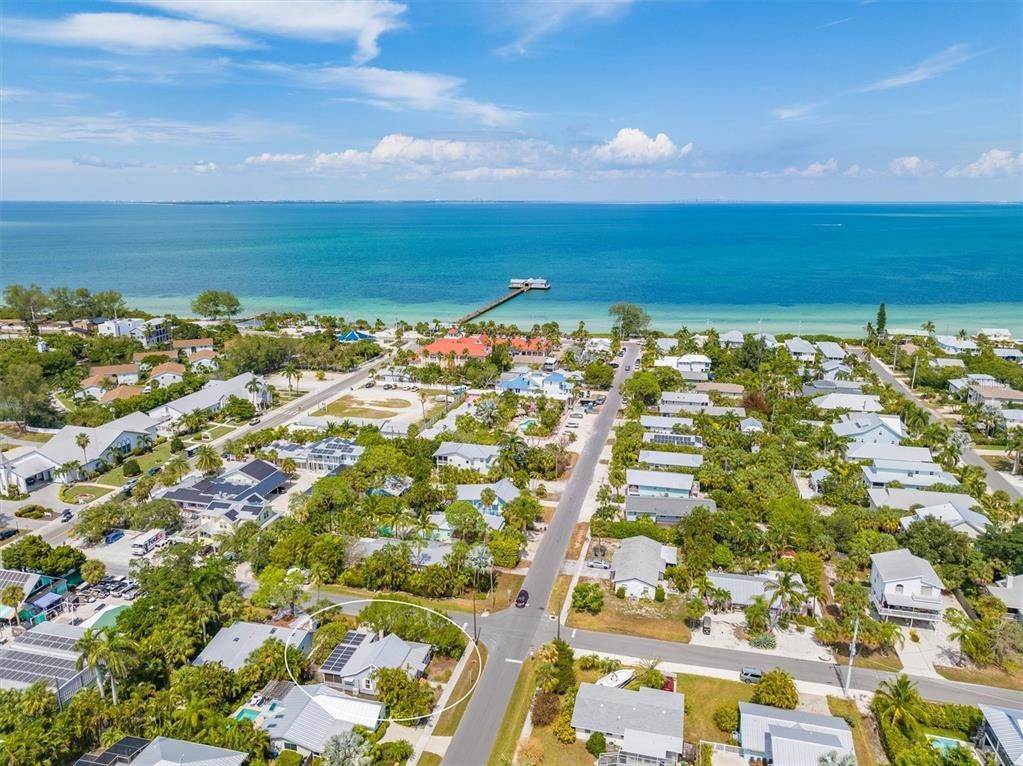 7. Single Family Homes for Sale at 428 SPRING AVENUE Anna Maria, Florida 34216 United States