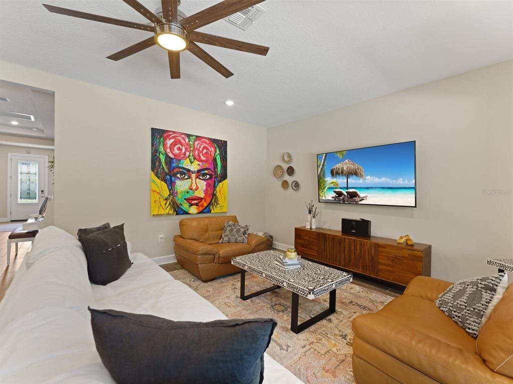 13. Single Family Homes for Sale at 7323 Great Egret BOULEVARD Sarasota, Florida 34241 United States