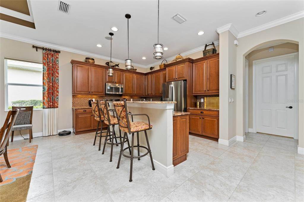 12. Single Family Homes for Sale at 305 Martellago DRIVE North Venice, Florida 34275 United States