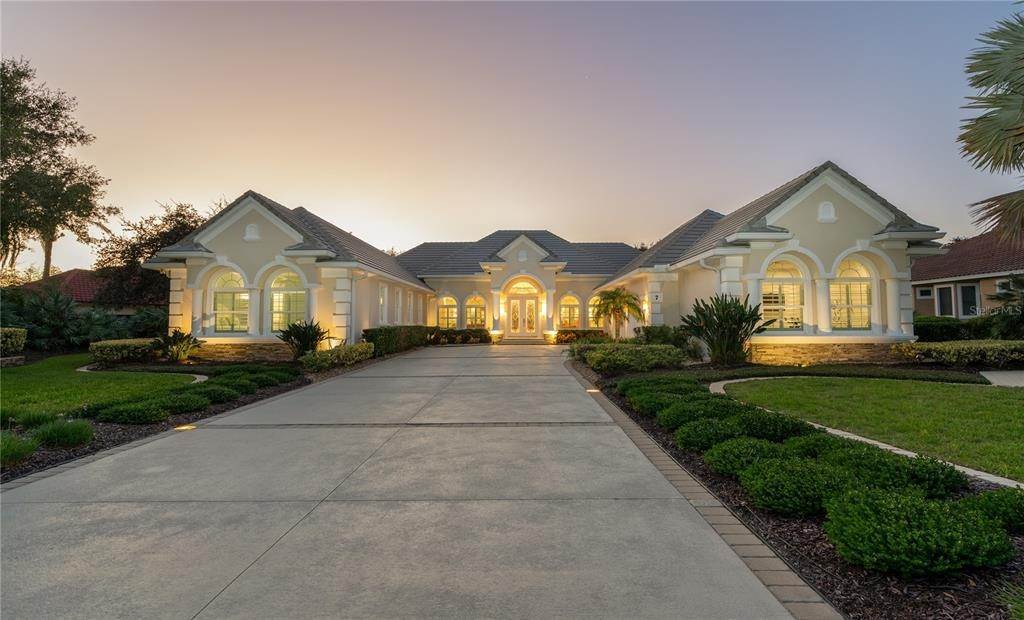 1. Single Family Homes for Sale at 7 Corte Vista Palm Coast, Florida 32137 United States