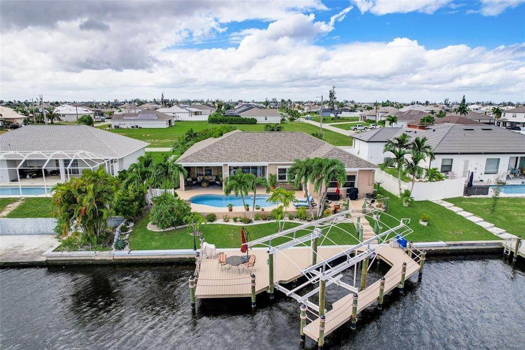 2. Single Family Homes for Sale at 111 NW 33RD AVENUE Cape Coral, Florida 33993 United States