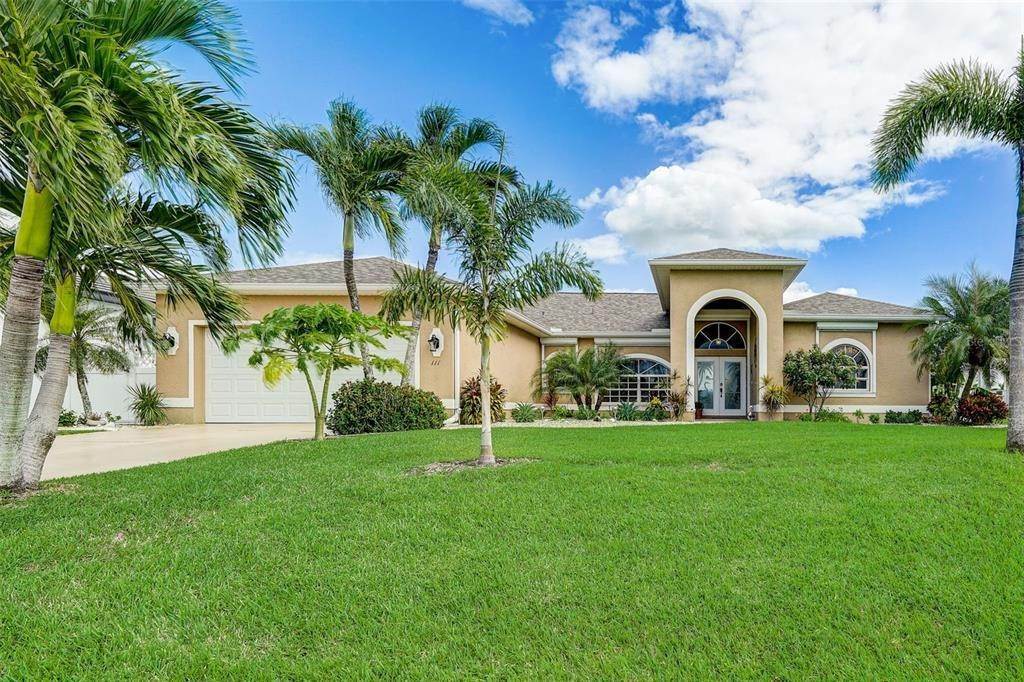 7. Single Family Homes for Sale at 111 NW 33RD AVENUE Cape Coral, Florida 33993 United States