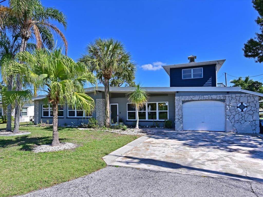 Single Family Homes for Sale at 512 PALM AVENUE Ellenton, Florida 34222 United States